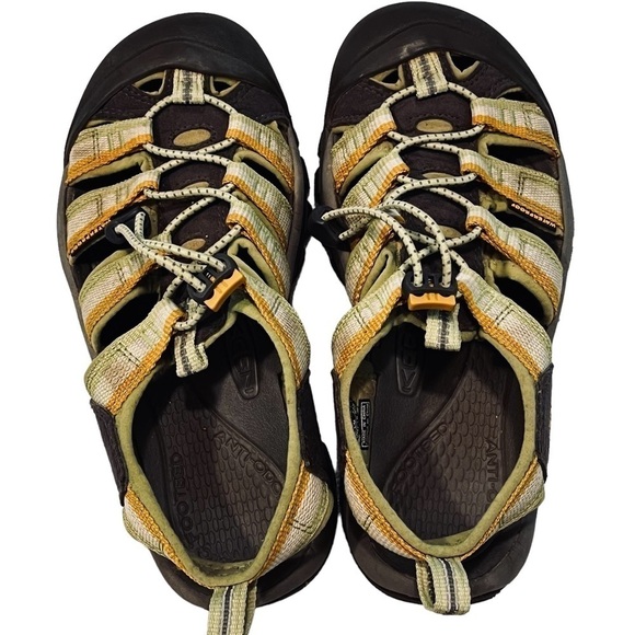 Keen Women's Size 6 Newport H2 Waterproof Backstrap Sandals Green/Yellow - Picture 2 of 10